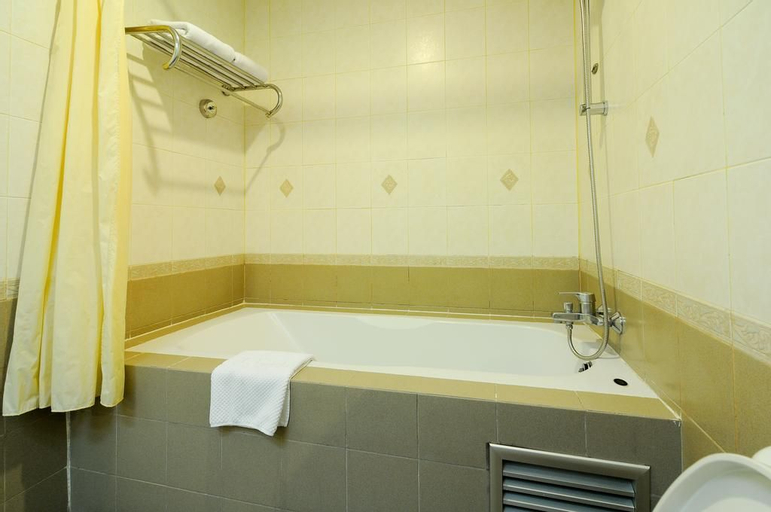 Bathroom 4