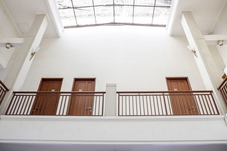 RedDoorz near Supermall Karawaci 2, South Tangerang