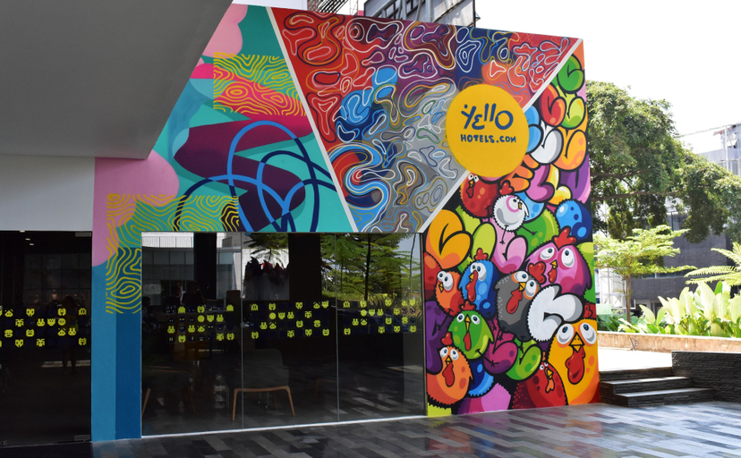 YELLO Hotel Paskal Bandung - Exterior & Views
