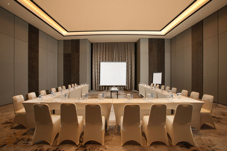 Business Facilities 27