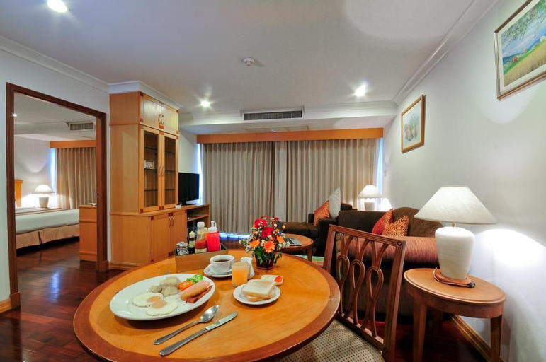 Dining Room 5