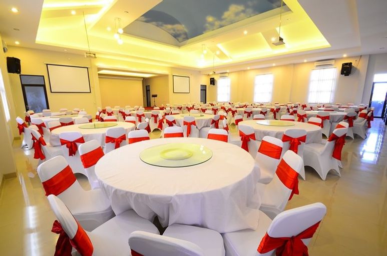 Queen City Hotel Banjarmasin ( A HARBOUR SIDE HOTEL ), Banjarmasin