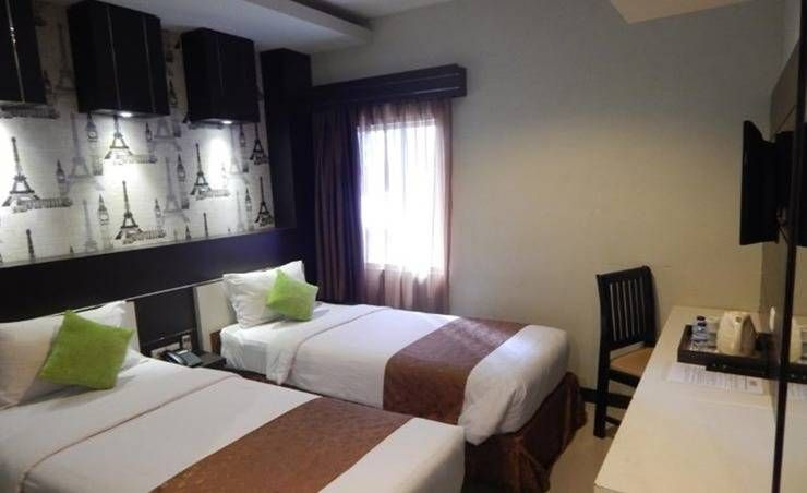 Bedroom 2, Royal Global Hotel, Palangkaraya