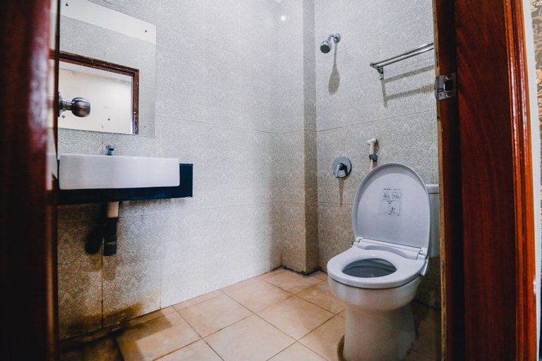 RedDoorz Plus @ Grand City Inn, Makassar