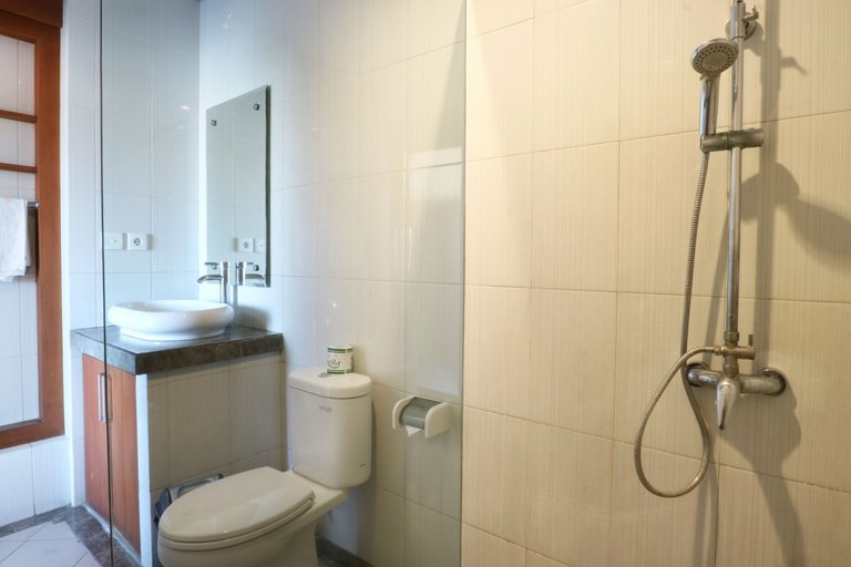 Bathroom 5, Kondra Premiere Guest House Kuta, Badung