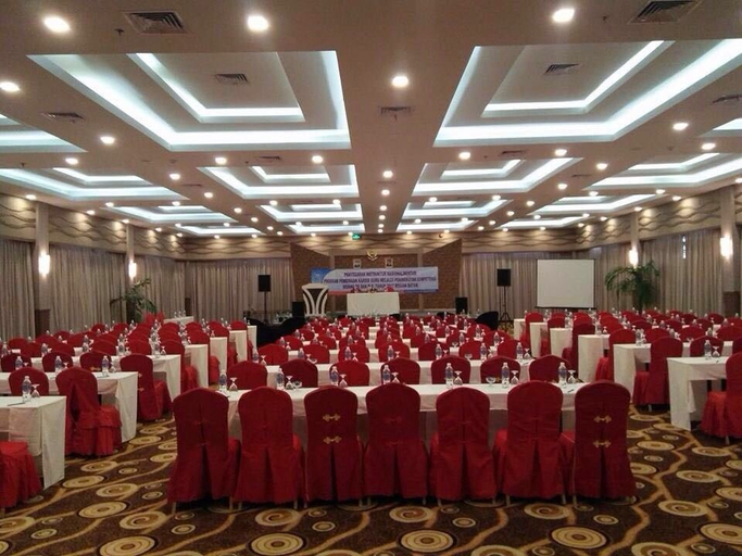 Business Facilities 4, The Golden Bay Hotel Batam, Batam