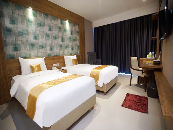 Triizz Hotel (Formerly Faustine), Semarang