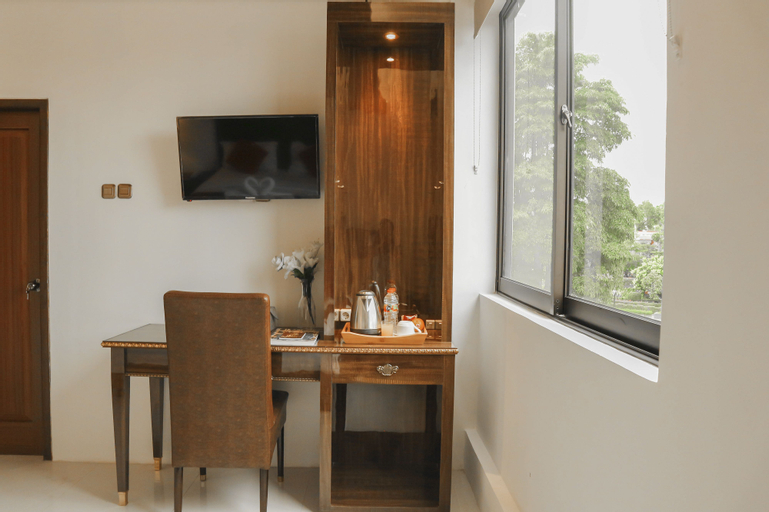 Dining Room 3