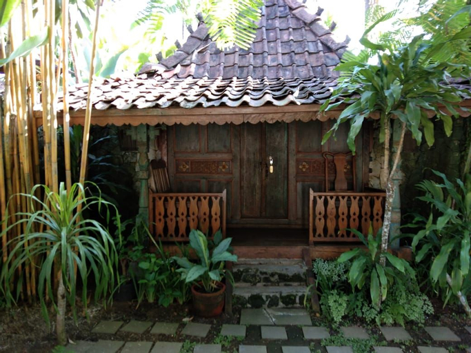 Exterior & Views 22