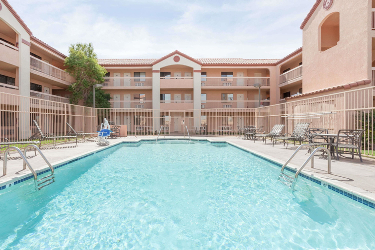 Days Inn by Wyndham South Lenwood, San Bernardino
