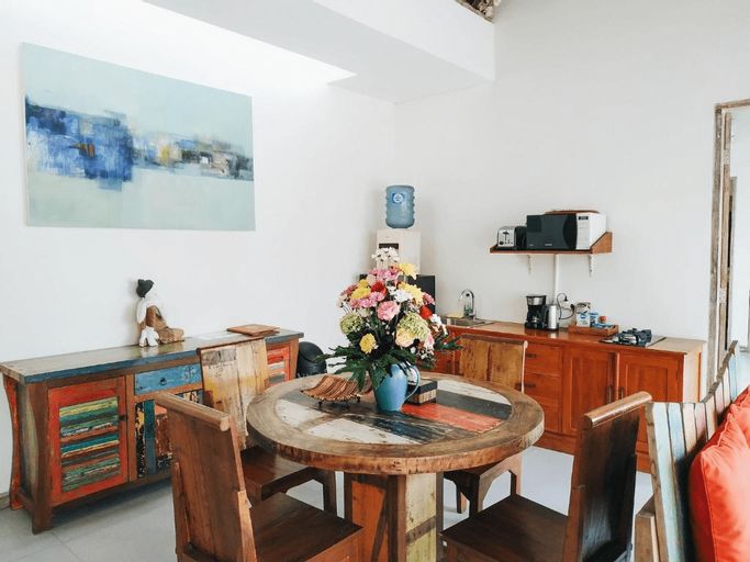 Dining Room 9