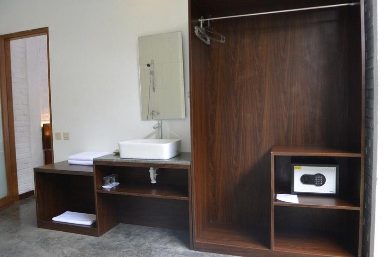 Bathroom 5, Shankara Borobudur, Magelang
