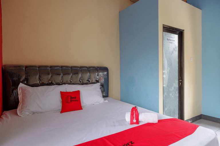 RedDoorz @ Gerbang Dieng Plateau Area - Tap to explore photos
