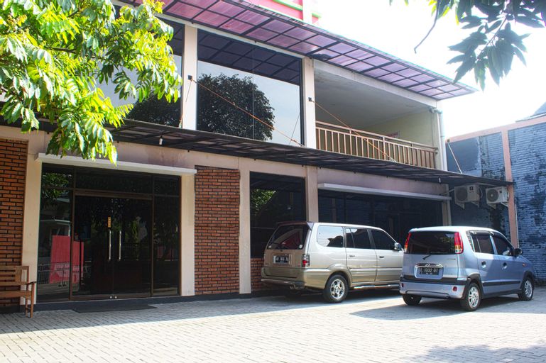 Exterior & Views 1, RedDoorz Plus near Stadion Mandala Krida, Yogyakarta