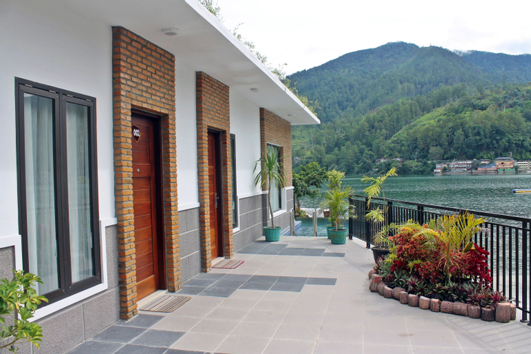 Exterior & Views 19