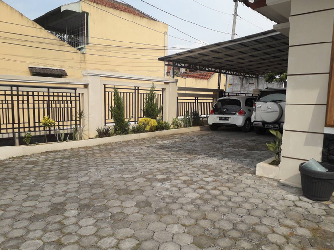 Exterior & Views 2, Homestay Cemara 7, Semarang