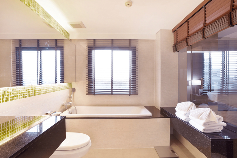 Bathroom 16