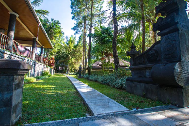 Exterior & Views 3, Villa Grand Artos, Magelang