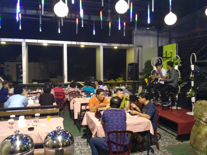 Deivan Hotel, Padang