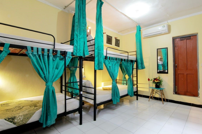 Bedroom 2, Laura s Backpacker, Yogyakarta