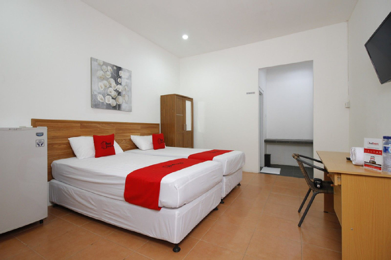 RedDoorz Plus near Plaza Indonesia, Central Jakarta