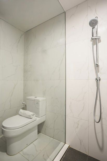 Bathroom 5, The Acacia Hotel Jakarta, Central Jakarta