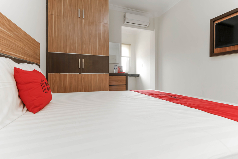RedDoorz Plus near Palembang Square Mall, Palembang