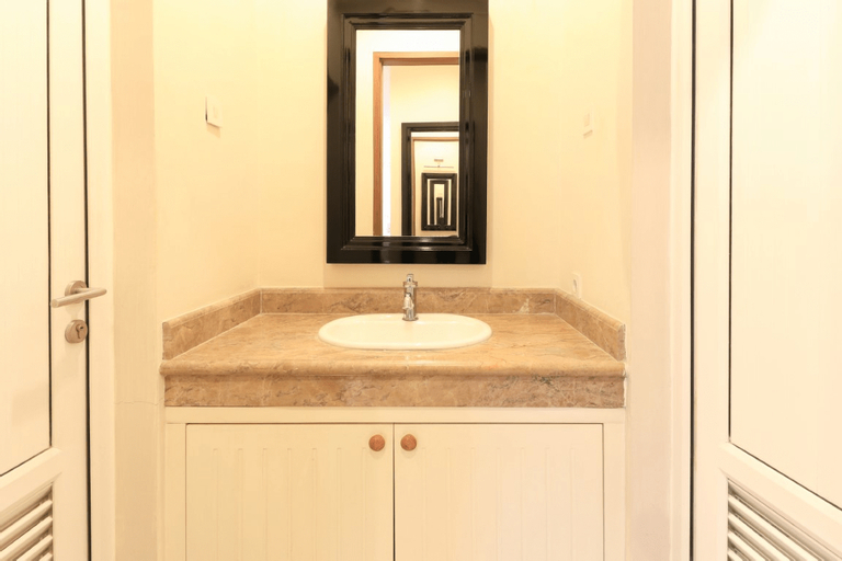 Bathroom 7