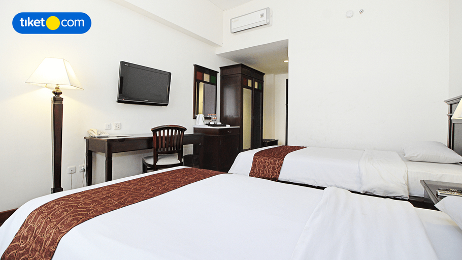 Colonial Hotel Makassar - Tap to explore photos