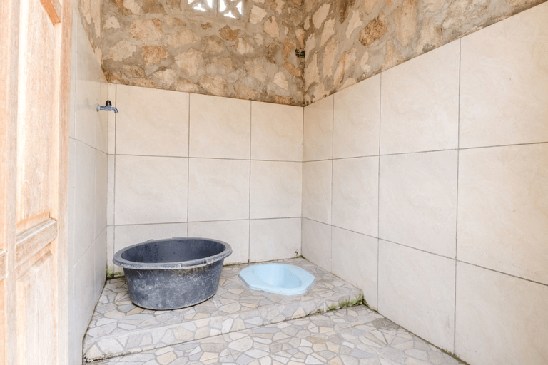 Bathroom 11