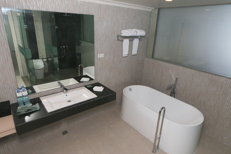 Bathroom 3, Hotel Santika Luwuk - Sulawesi Tengah, Banggai