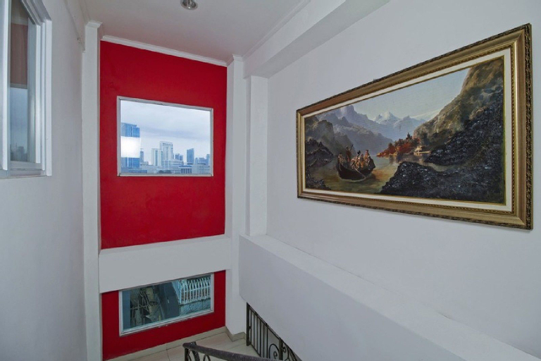 RedDoorz Plus @ Guntur Raya Setiabudi, South Jakarta