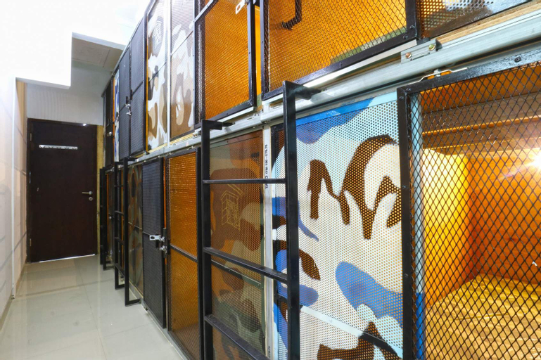 Kabin Kapsul Wisma Pondok Aren (Male Only), South Tangerang