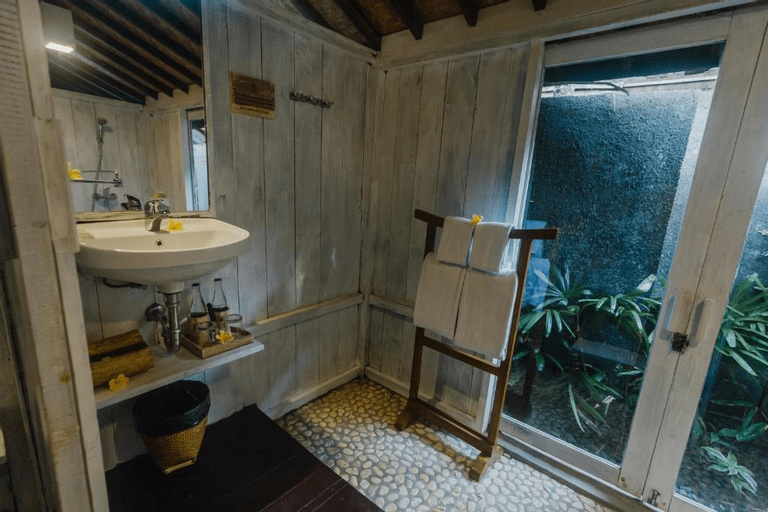 Bathroom 9