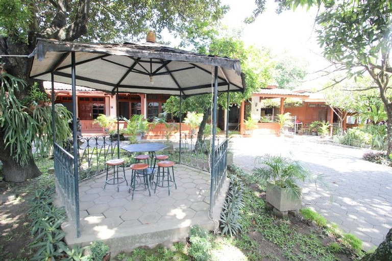 Exterior & Views 3, RedDoorz Plus near Alun Alun Selatan 2, Yogyakarta