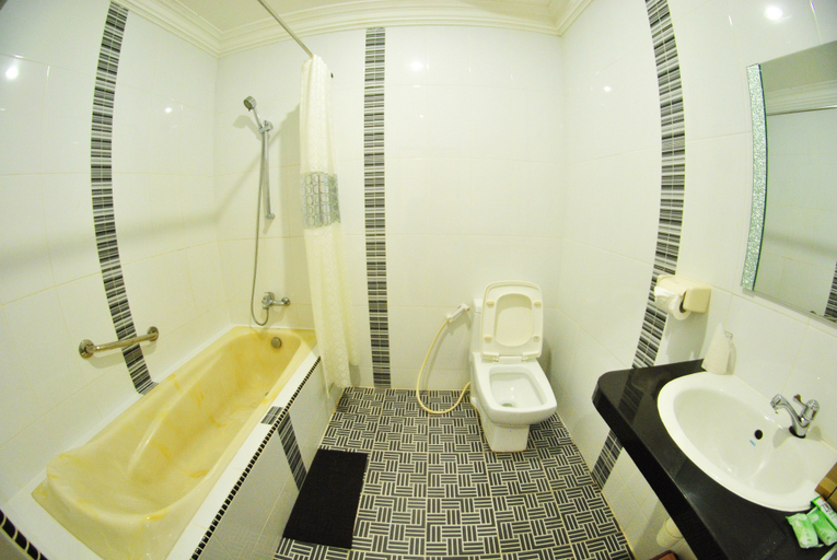 Bathroom 5, Hotel Panorama Tanjungpinang, Tanjung Pinang