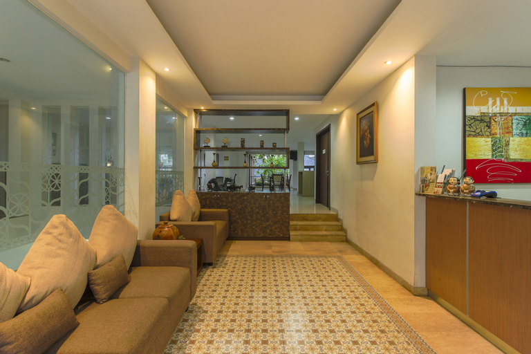 Public Area 2, RedDoorz Plus @ TB Simatupang, South Jakarta