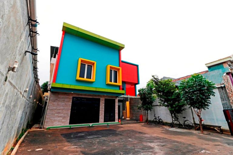 Exterior & Views 1, RedDoorz Plus near Halim Perdanakusuma 2, East Jakarta