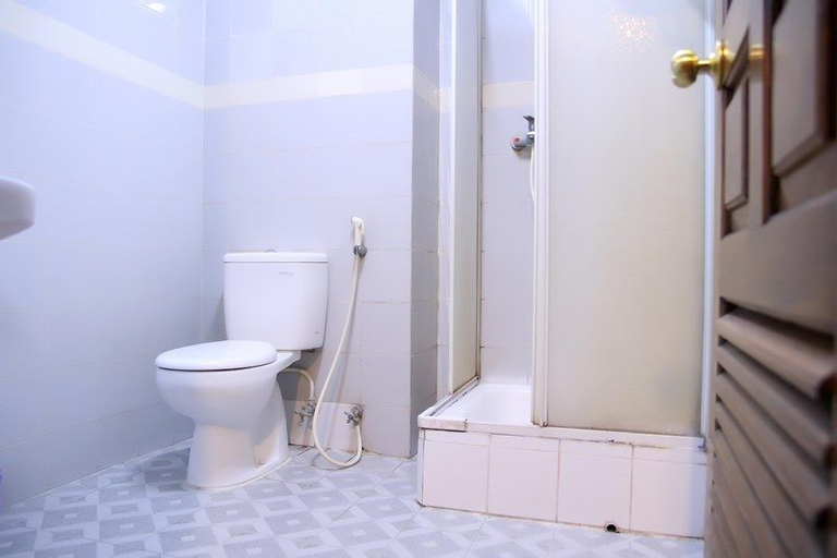Bathroom 5, Hotel Candisari Kebumen, Kebumen