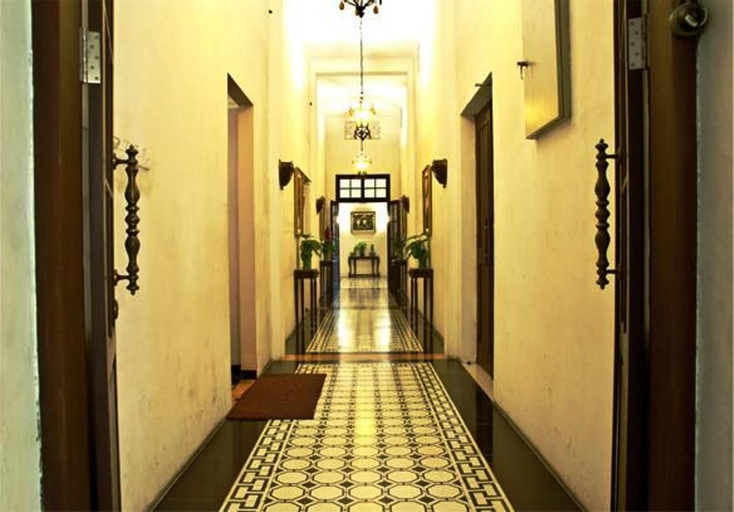Hotel Padang, Padang