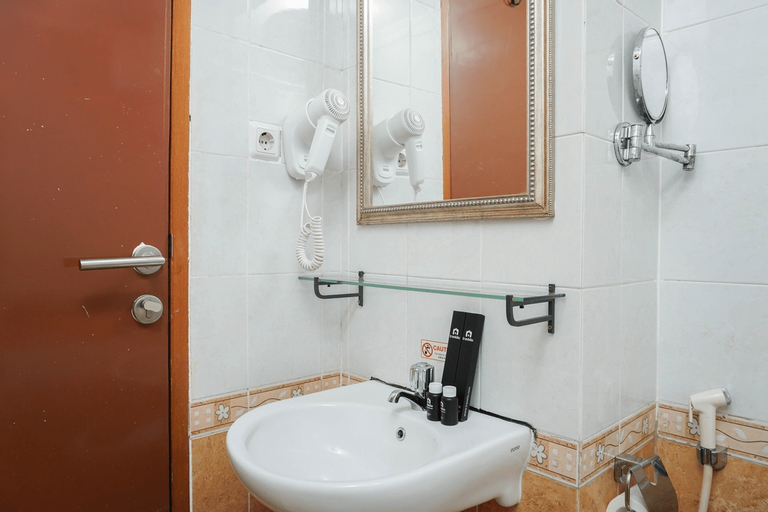Bathroom 9
