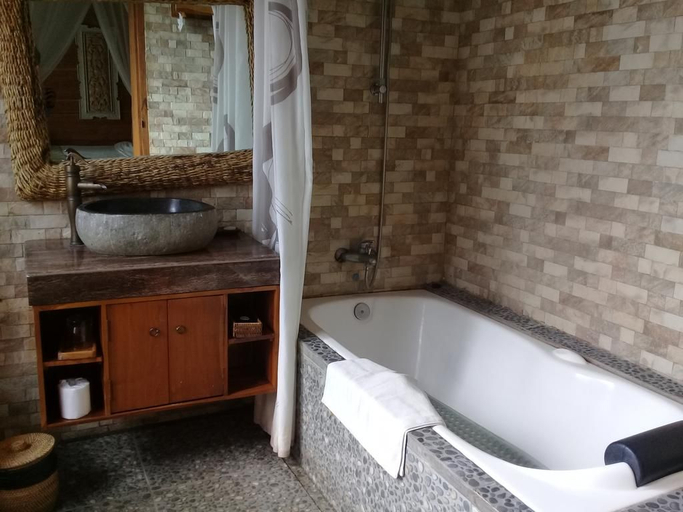 Bathroom 5, De Sapphire Cliff Villa by Danapati (temporarily closed), Badung