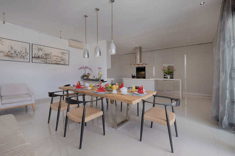 Dining Room 7