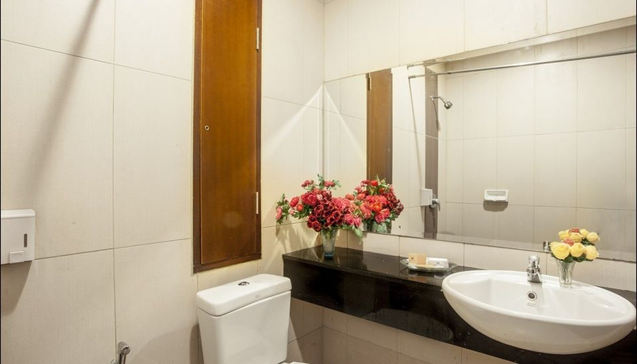 Bathroom, Hotel Nalendra Jakarta, Jakarta Timur