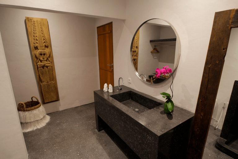Bathroom 11