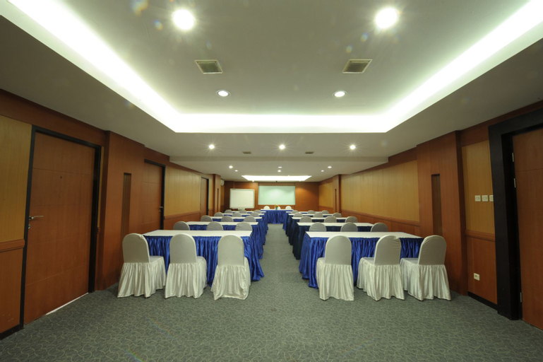 Business Facilities 15