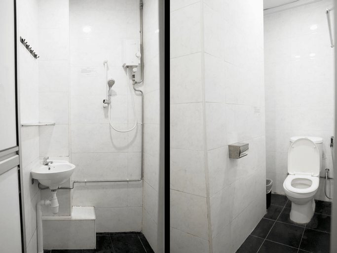 Bathroom 11