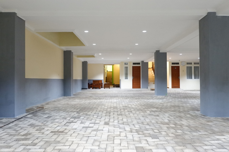 BASUDIRA Homestay Malang, Malang