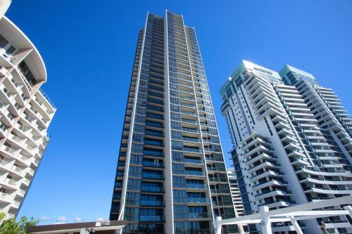 High Floor Ocean View Suites Broadbeach, Gold Coast