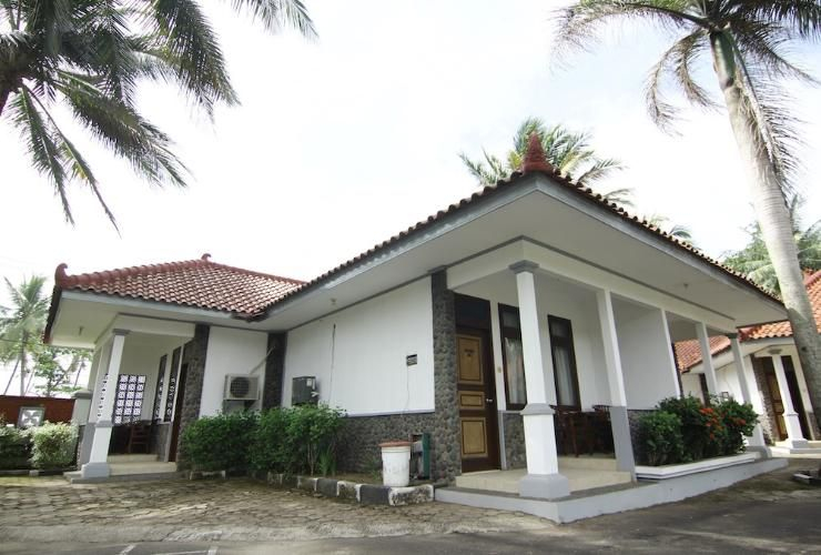 Exterior 2